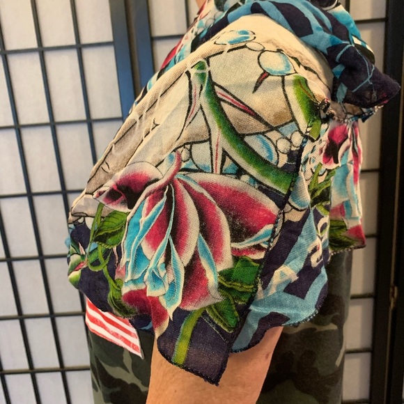 Designer Scarf - Picture 3 of 7